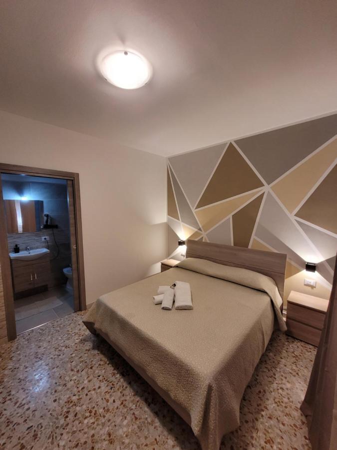 B&B "Gabriel&Melissa" Airport View - Nuova - Ristrutturato Gennaio 2022 Tessera Exterior foto